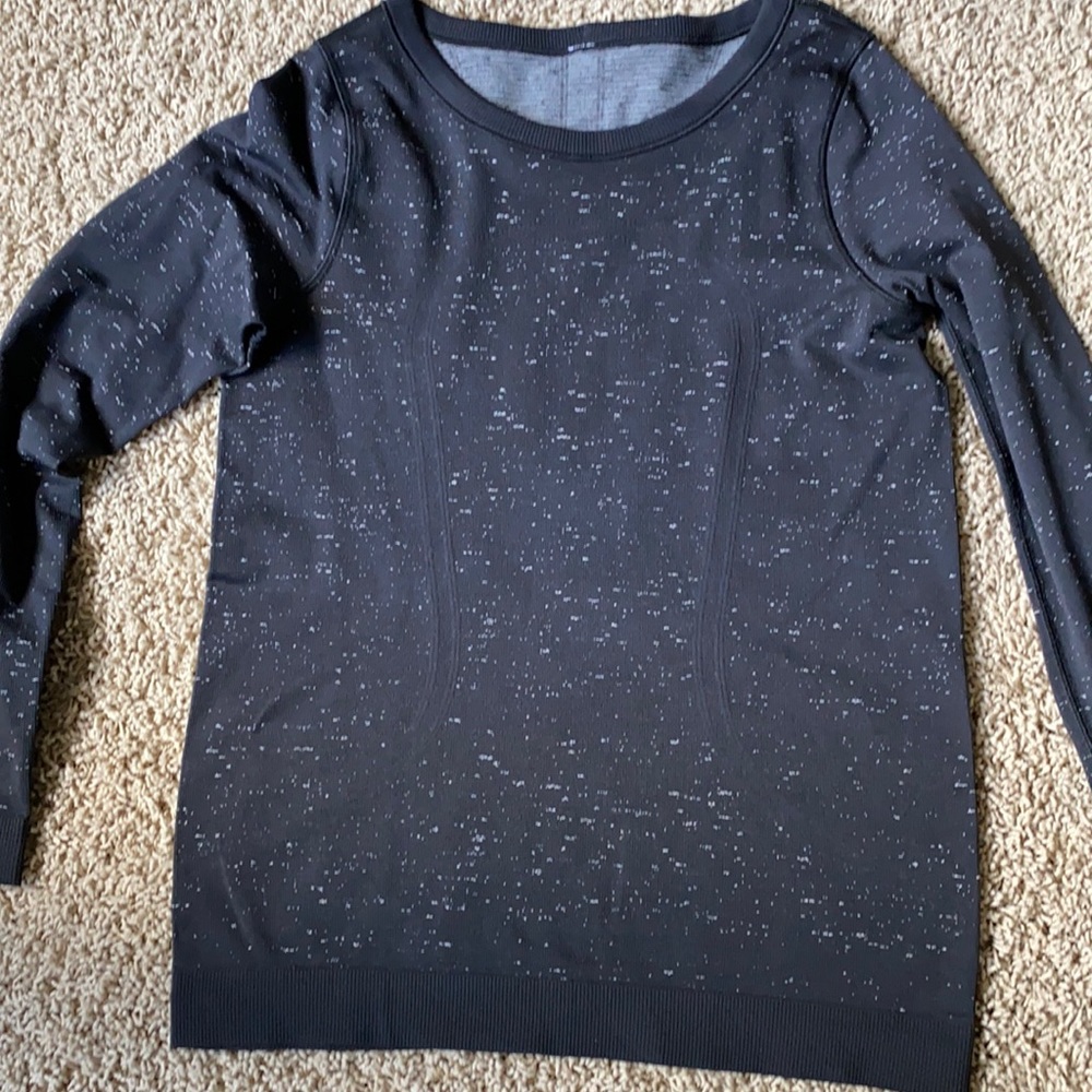 Lululemon Swiftly Breathe Long- Black  -size 4